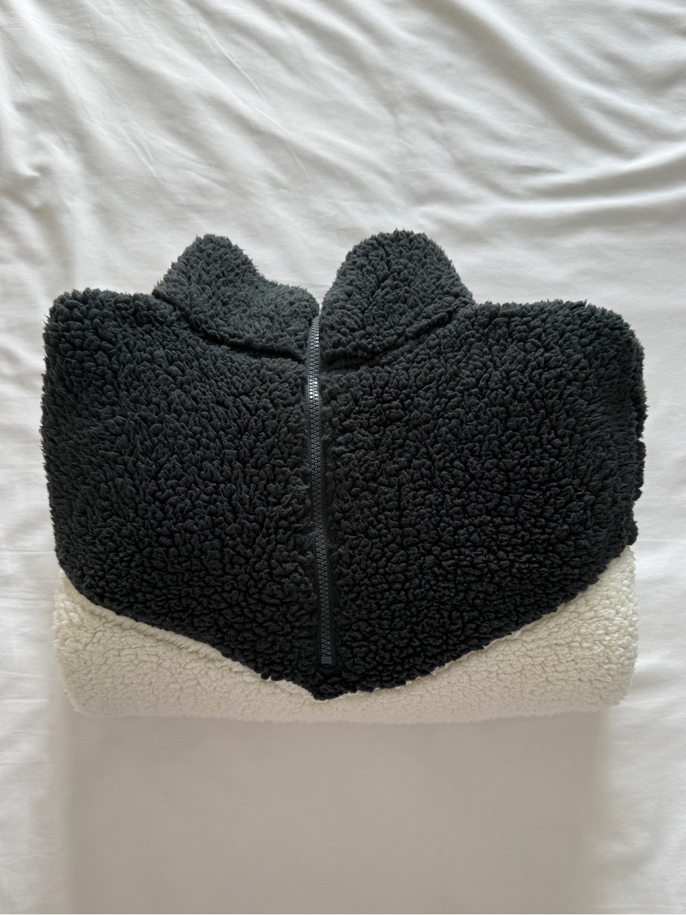 Two-Tone Sherpa Pullover Jacket in Black & Cream - Picture 15 of 15